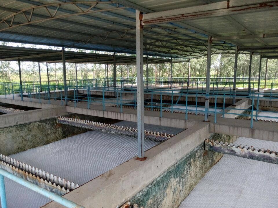 ������ˮ�S���ʹ��0.35-0.6��Cб�����ϣ�